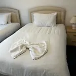 아파트 Family Near Cribbs Causeway And The Wave, Just 2 Minutes From Airbus And Rolls Royce 브리스틀