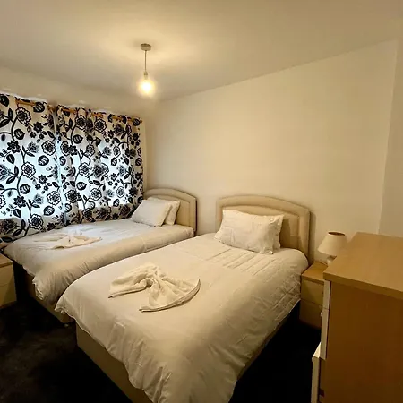 아파트 Family Near Cribbs Causeway And The Wave, Just 2 Minutes From Airbus And Rolls Royce 브리스틀