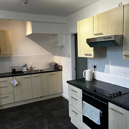 Family Near Cribbs Causeway And The Wave, Just 2 Minutes From Airbus And Rolls Royce * Bristol