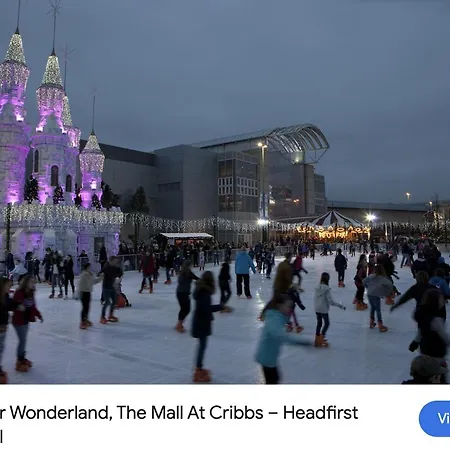 Family Near Cribbs Causeway And The Wave, Just 2 Minutes From Airbus And Rolls Royce