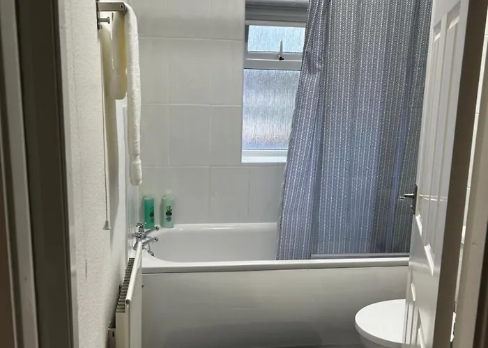 Family Near Cribbs Causeway And The Wave, Just 2 Minutes From Airbus And Rolls Royce Apartamento Bristol