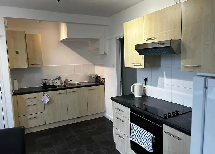 Family Near Cribbs Causeway And The Wave, Just 2 Minutes From Airbus And Rolls Royce * Bristol