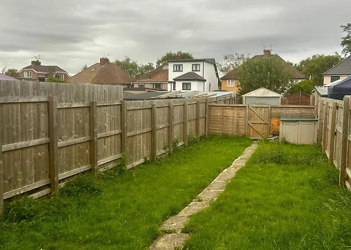 Family Near Cribbs Causeway And The Wave, Just 2 Minutes From Airbus And Rolls Royce Apartamento