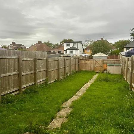 Family Near Cribbs Causeway And The Wave, Just 2 Minutes From Airbus And Rolls Royce Lejlighed